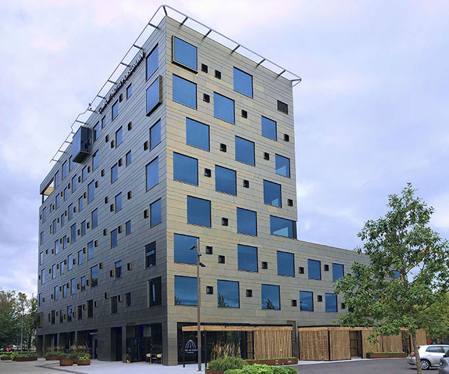 Hotellet sett fra busstorget